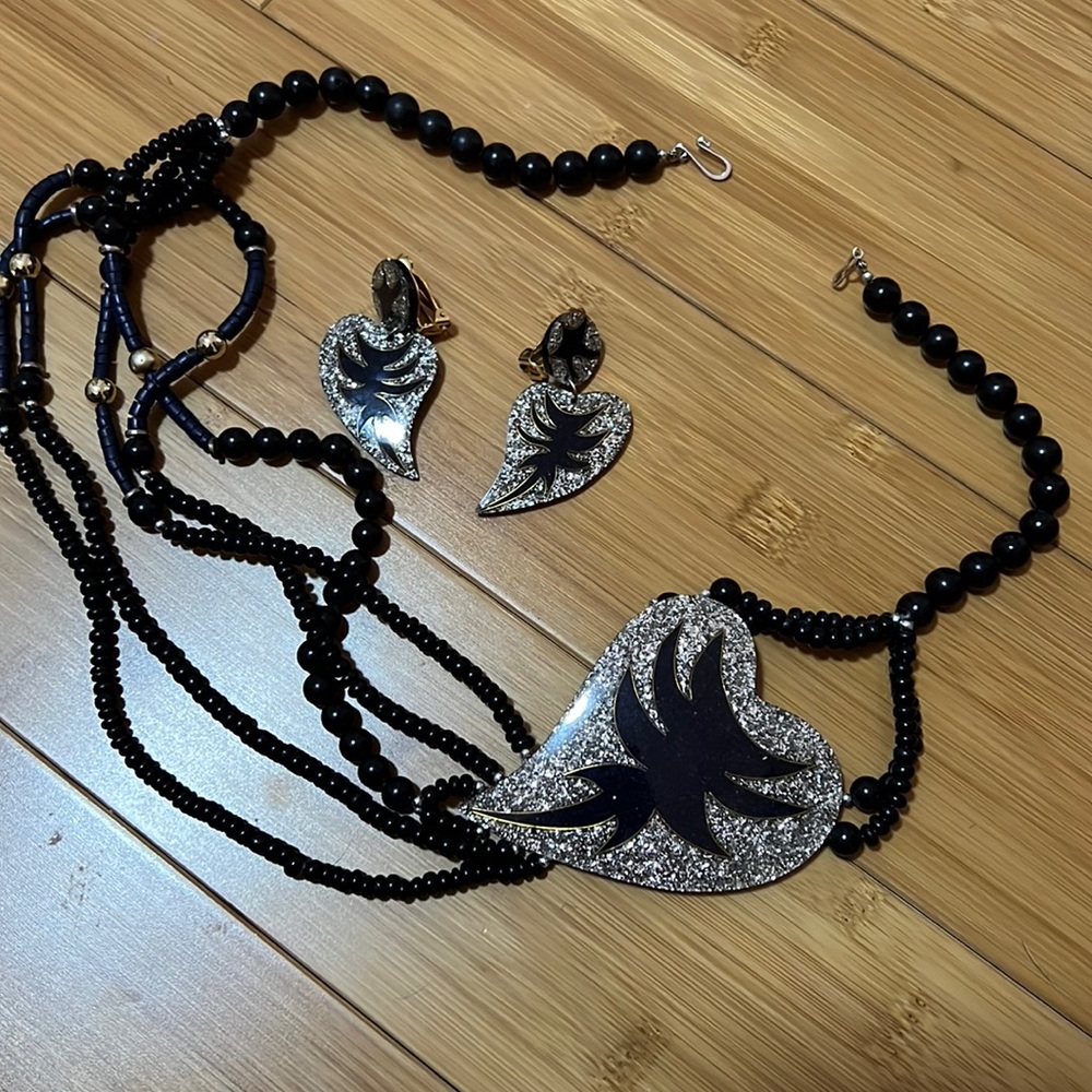 Funky necklace with matching earrings